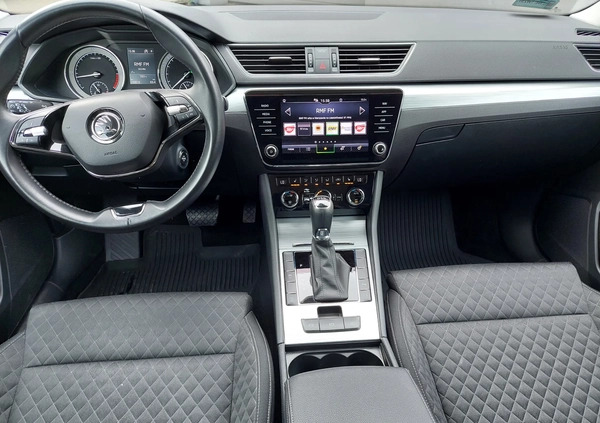 Skoda Superb cena 99900 przebieg: 159000, rok produkcji 2020 z Torzym małe 121